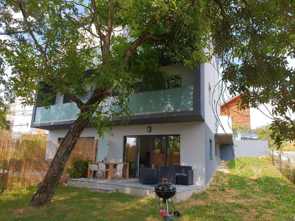 Location Appartement Superbes suites dans immeuble 3 min. Genève Annemasse
