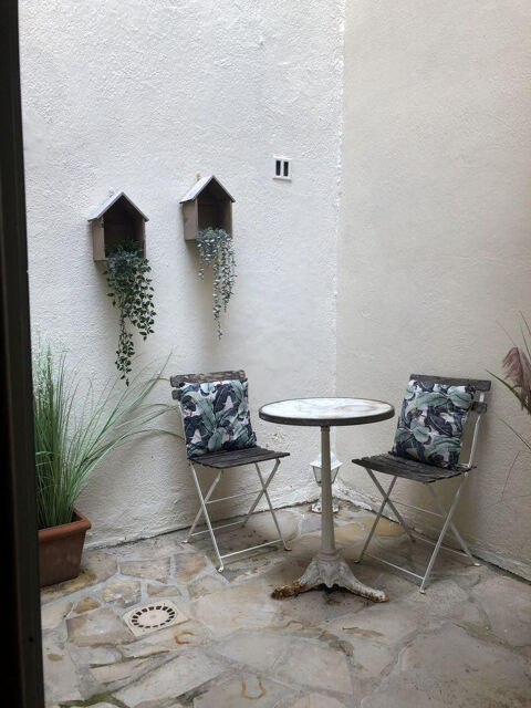   Beau Studio meubl� 22m� avec grand patio priv� Appartement - 1 pi�ce(s) - 22 m�