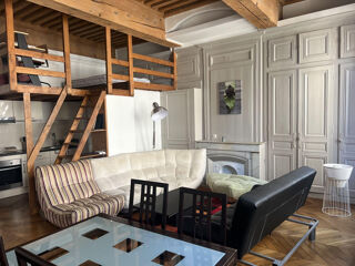  Appartement à louer 1 pièce 48 m²