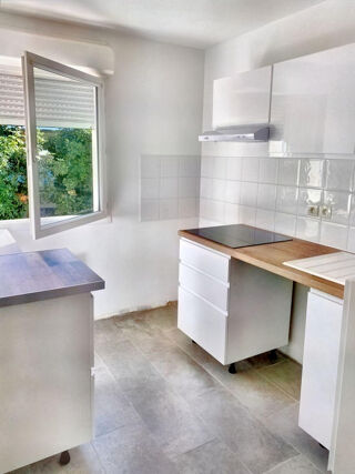  Appartement à louer 3 pièces 56 m²