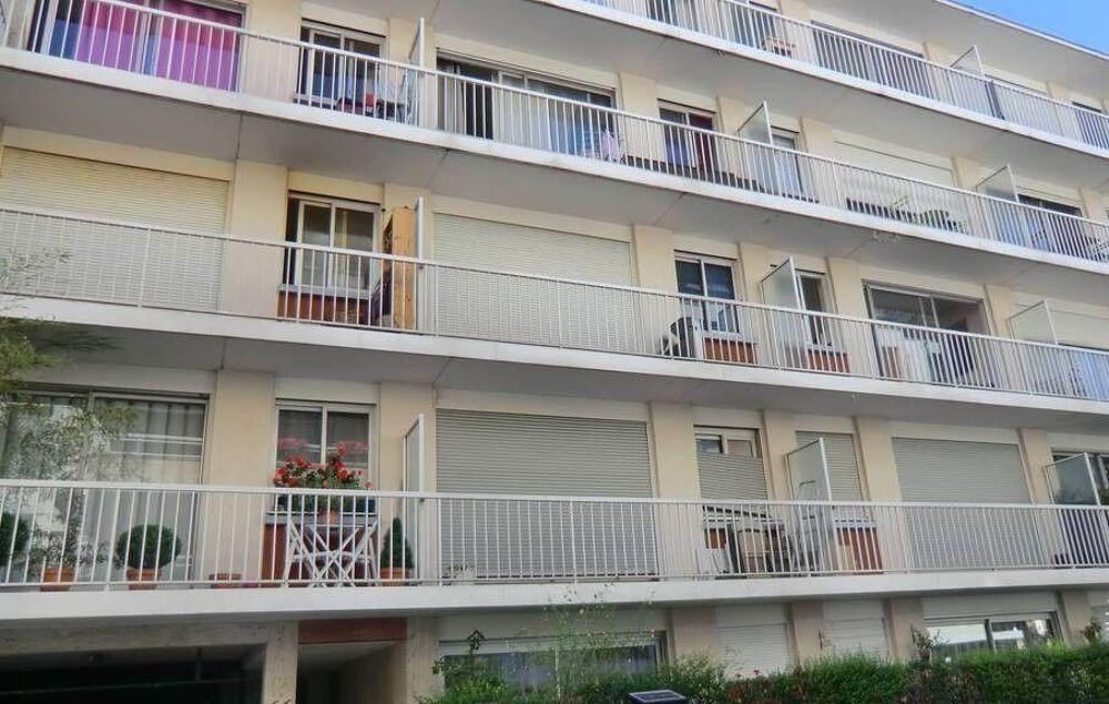 Location Appartement Beau studio 30m² avec balcon filant Boulogne-billancourt