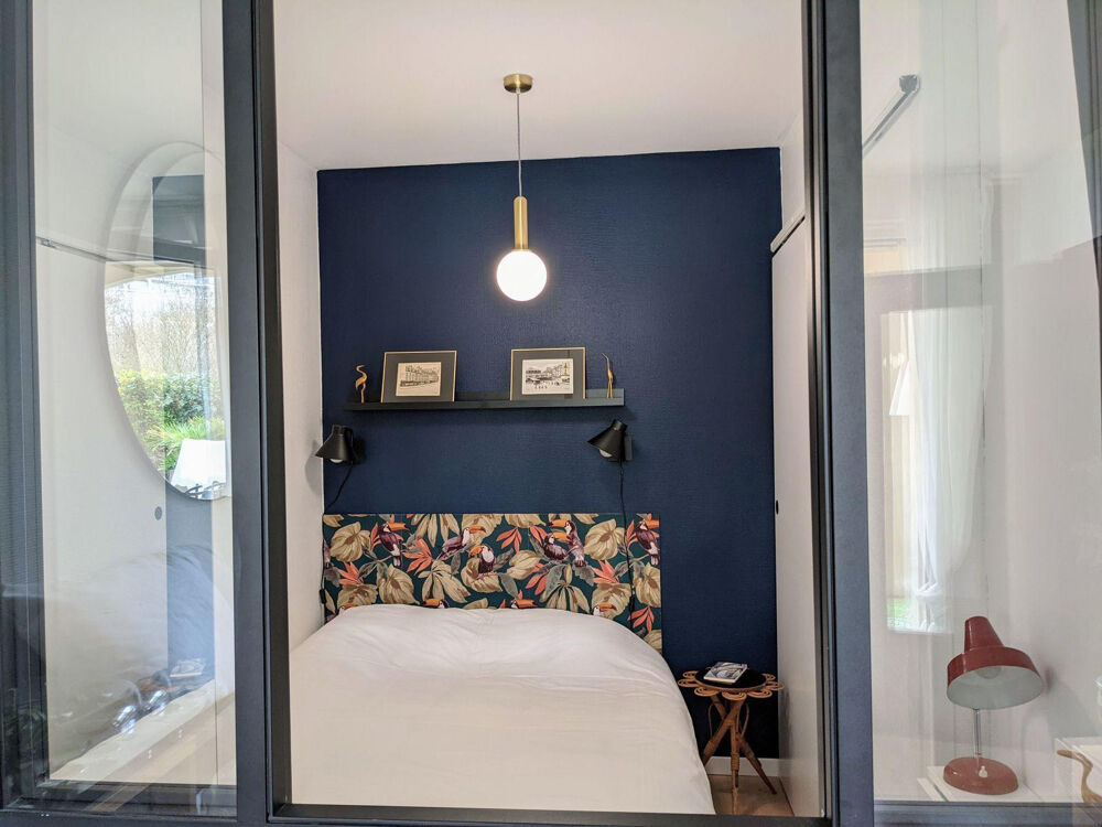 Appartement, plein centre avec petit jardin privé.