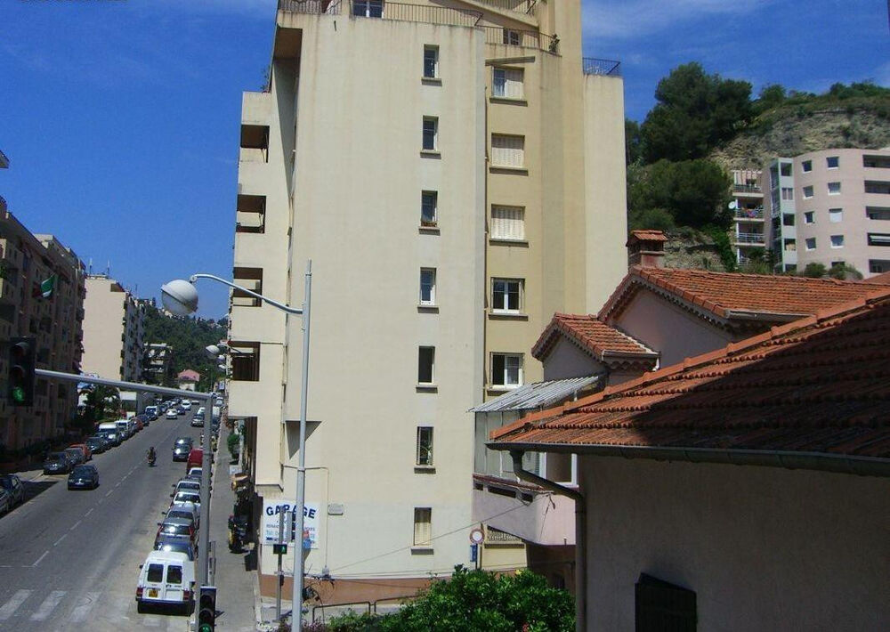 Location Appartement Beau studio meublé 27m² avec Parking + Balcon Nice