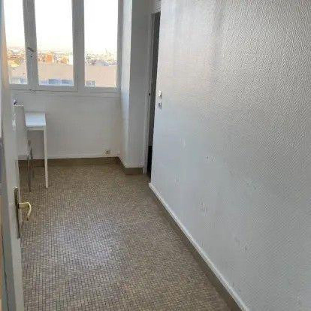 Location Appartement Beau studio meublé 32m² avec balcon Paris 14
