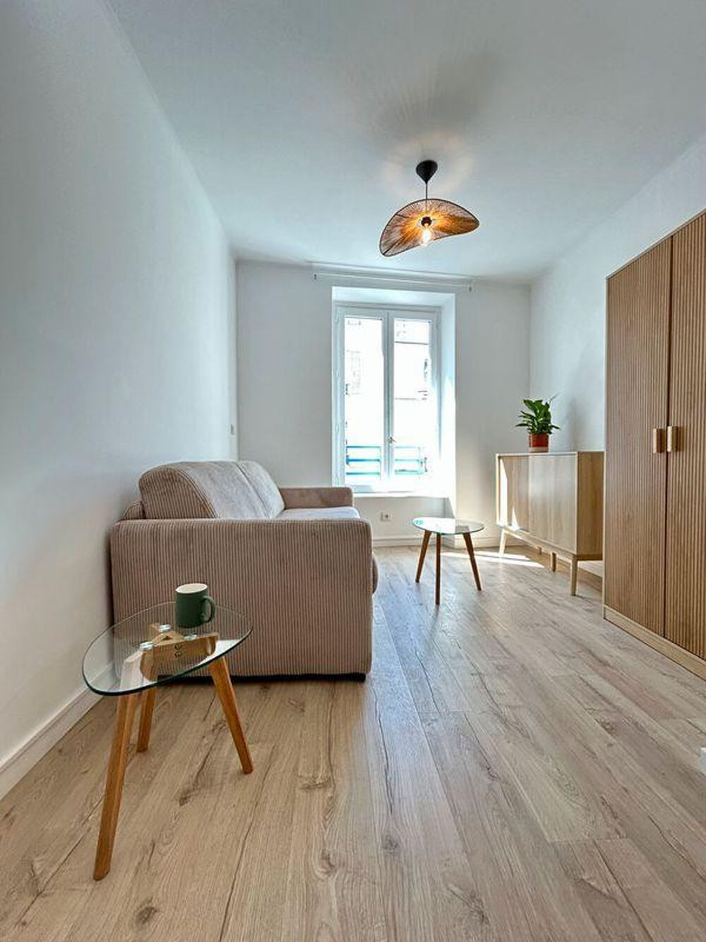 Location Appartement ? Studio meublé neuf – 18ème Marcadet-Poissonniers Paris 18
