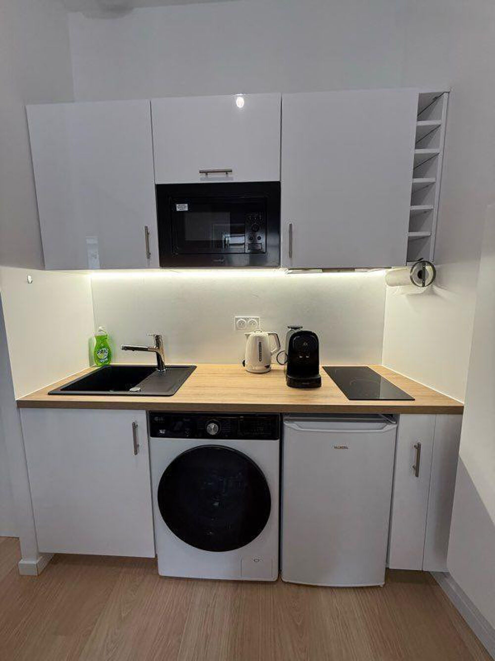 Location Appartement Studio fraîchement rénové et meublé 18m² au centre Nantes
