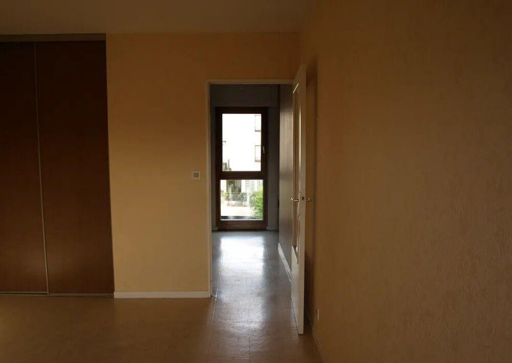 Location Appartement Beau studio meublé 22m² proche gare/centre-ville Nantes