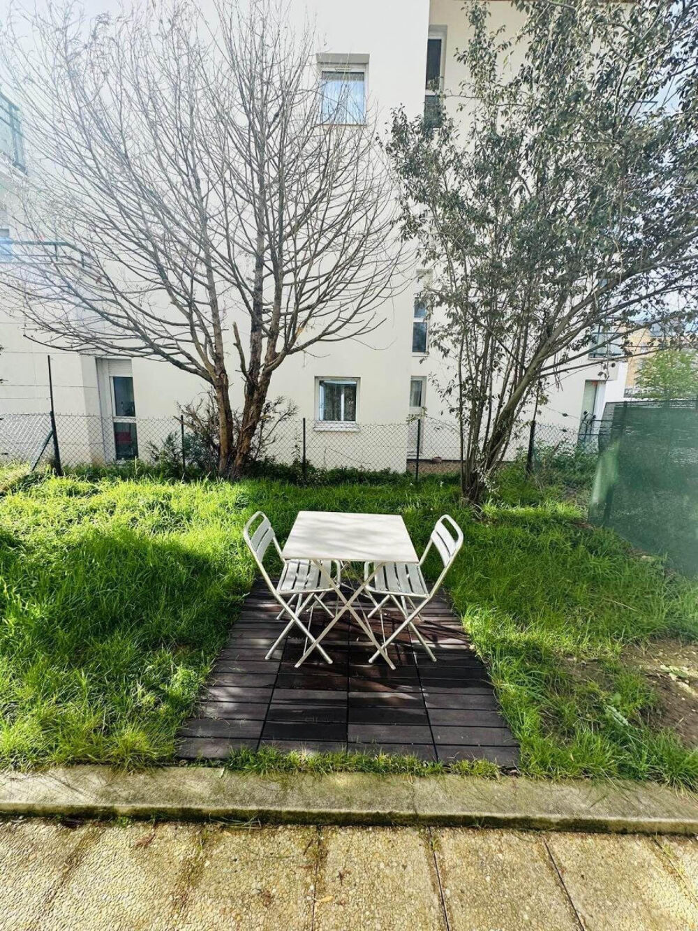 Location Appartement Beau studio rénové 27m² avec jardin et terrasse Rueil-malmaison