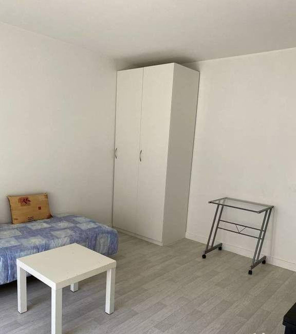 Location Appartement Beau studio meublé 24m² Clamart