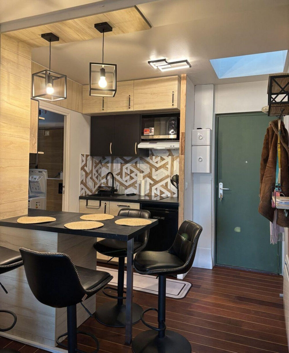 Location Appartement Beau studio meublé 24m² lumineux, rénové et équipé Paris 10