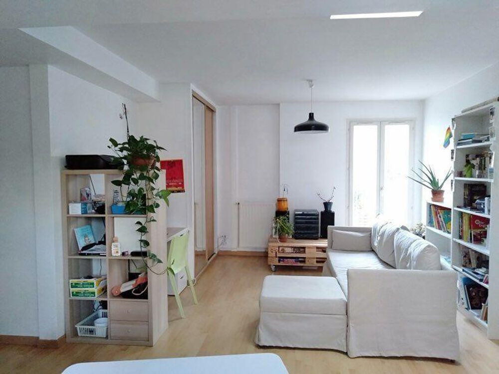 Location Appartement Beau T2 42m² meublé et équipé + Parking Orléans