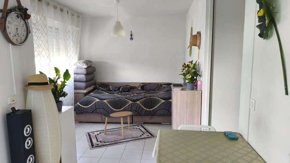 Location Appartement Studio lumineux Marseille 8