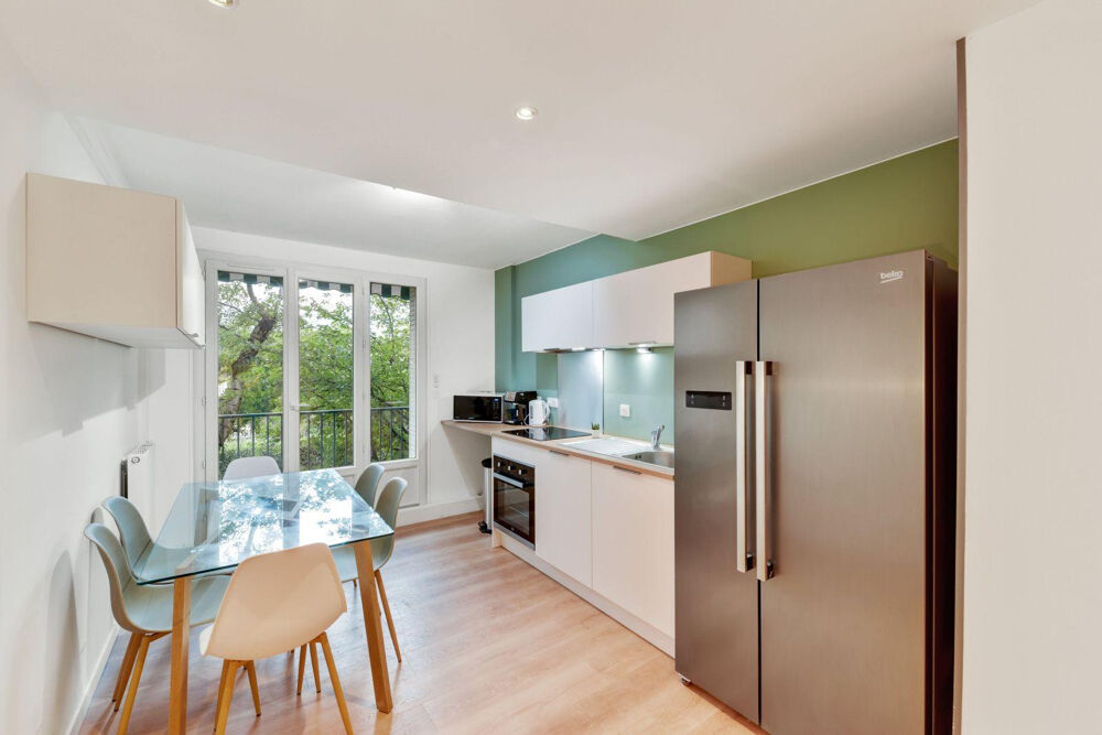 Location Appartement ? Chambre 17m2 avec sdb privé, proche centre ville Grenoble