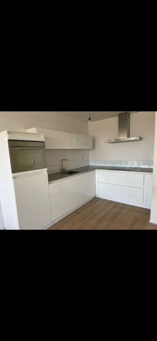  Appartement à louer 4 pièces 80 m²