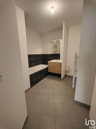  Appartement à louer 3 pièces 64 m²