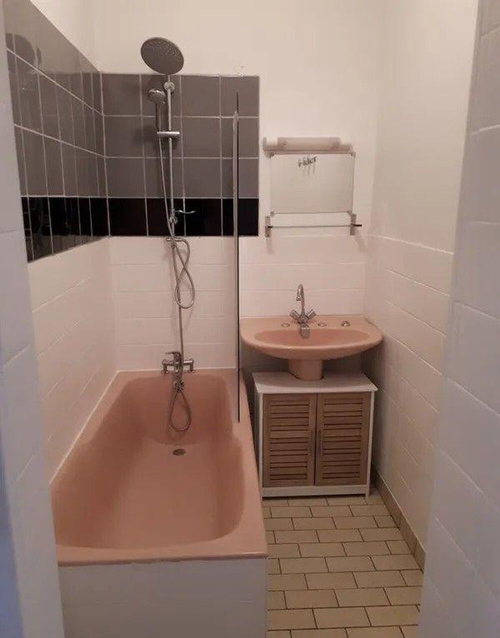 Location Appartement Beau studio meublé 23m² Rue du Marché Lille