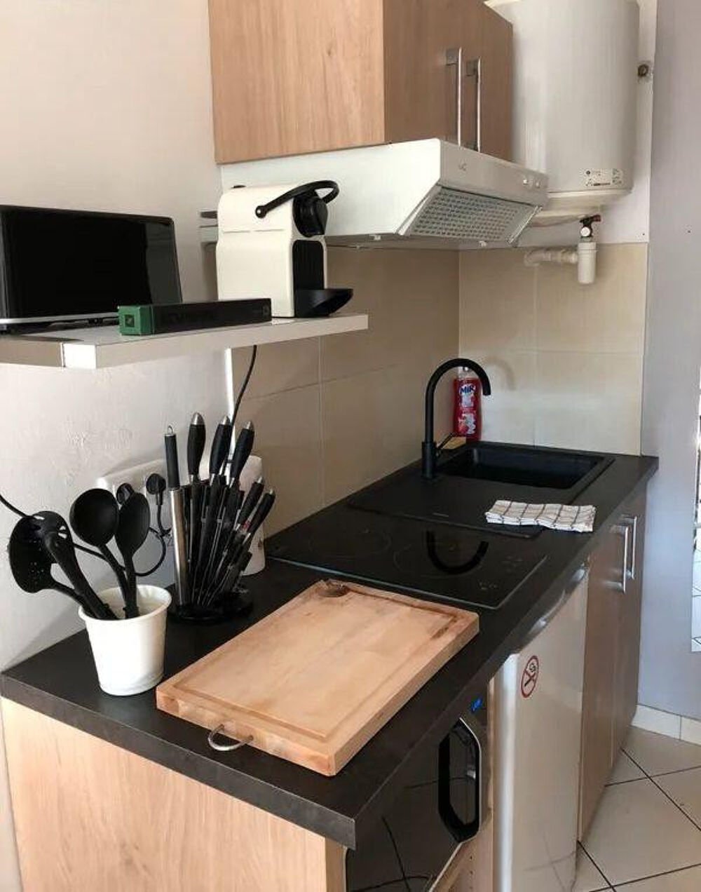 Location Appartement Superbe studio meublé 20 m² rénové + terrasse 6m² Aix-en-provence