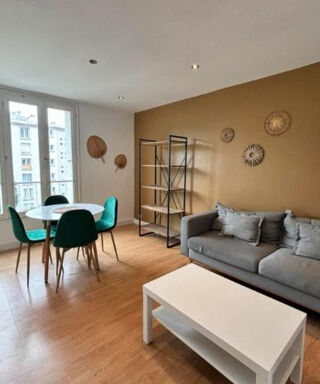  Appartement à louer 5 pièces 65 m²