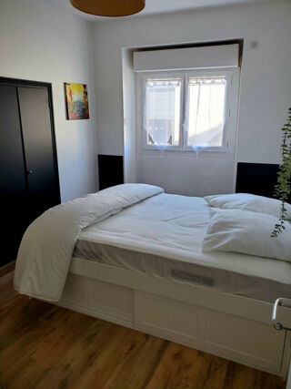 Appartement à louer 5 pièces 92 m²