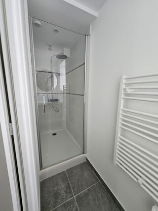  Appartement à louer 5 pièces 94 m²