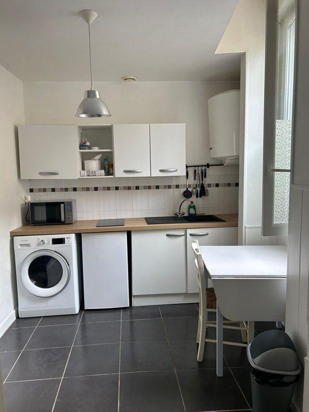 Location Appartement Beau studio meublé 22m2 Place de la Victoire Bordeaux