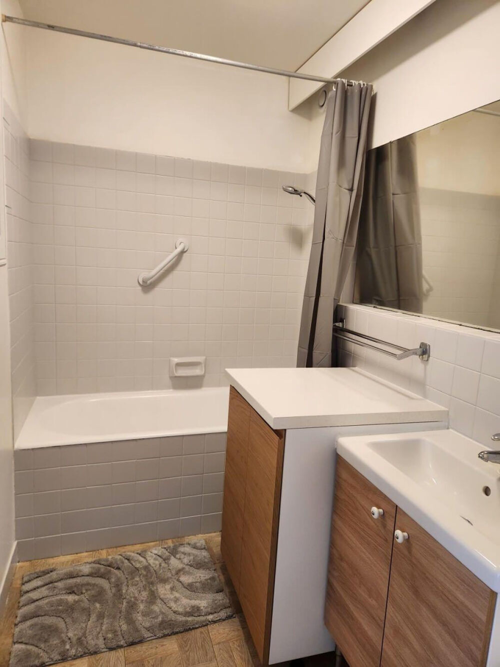Location Appartement Beau studio meublé 32m² Paris 20