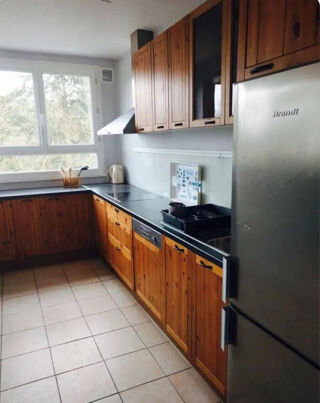  Appartement à louer 3 pièces 84 m²