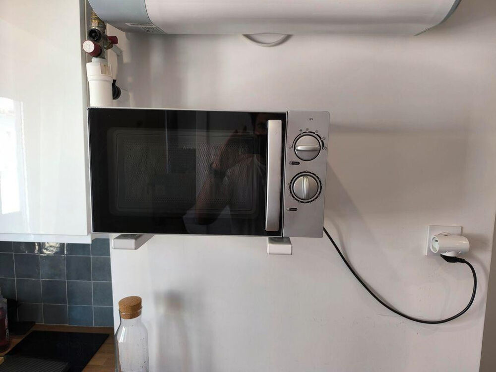 Location Appartement A louer : Studio meublé lumineux – métro Marcadet Paris 18