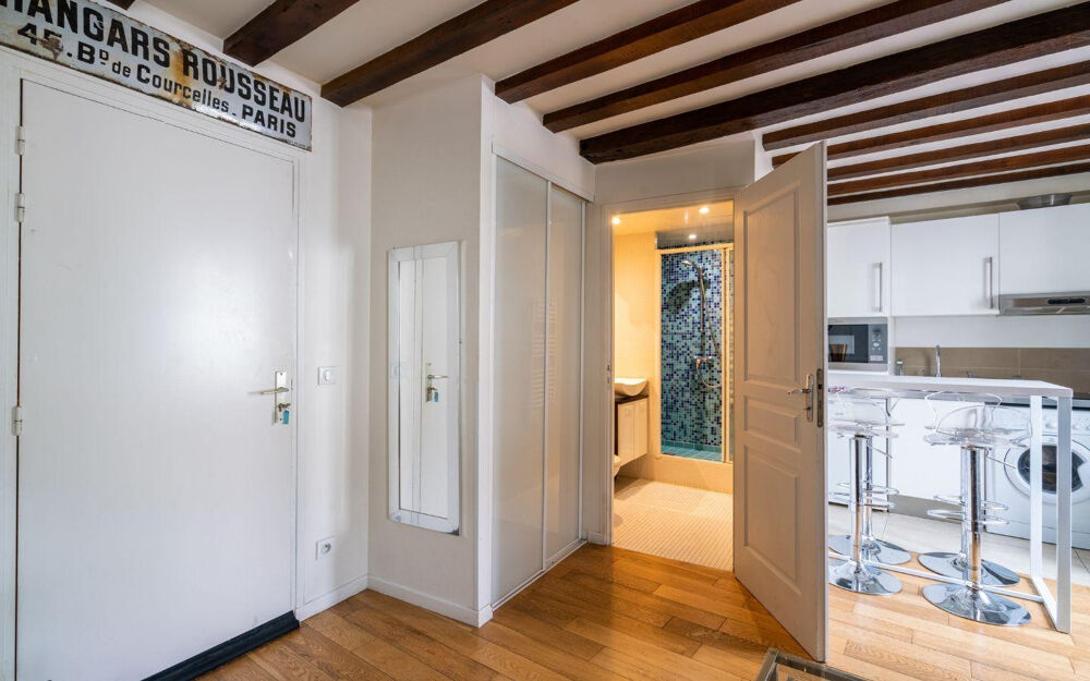 Location Appartement Beau et grand studio 38m² Paris 18