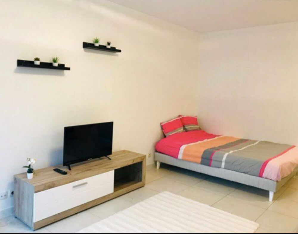 Location Appartement Grand studio neuf, meublé avec balcon Créteil