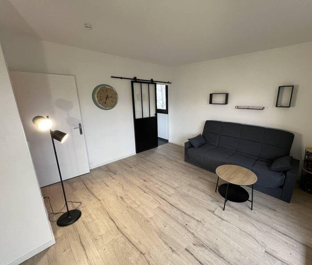 Location Appartement Beau studio meublé 30m² entièrement refait Paris 17