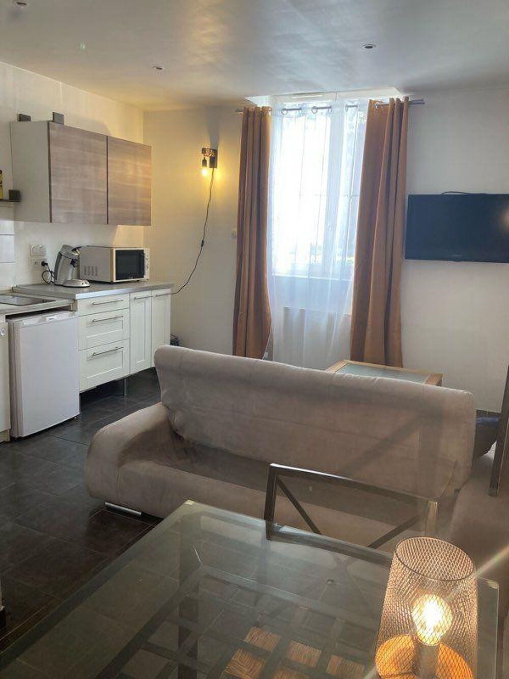 Location Appartement F1 proche centre -Terrasse Saint-Étienne