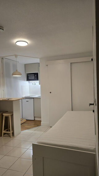  Appartement à louer 1 pièce 14 m²