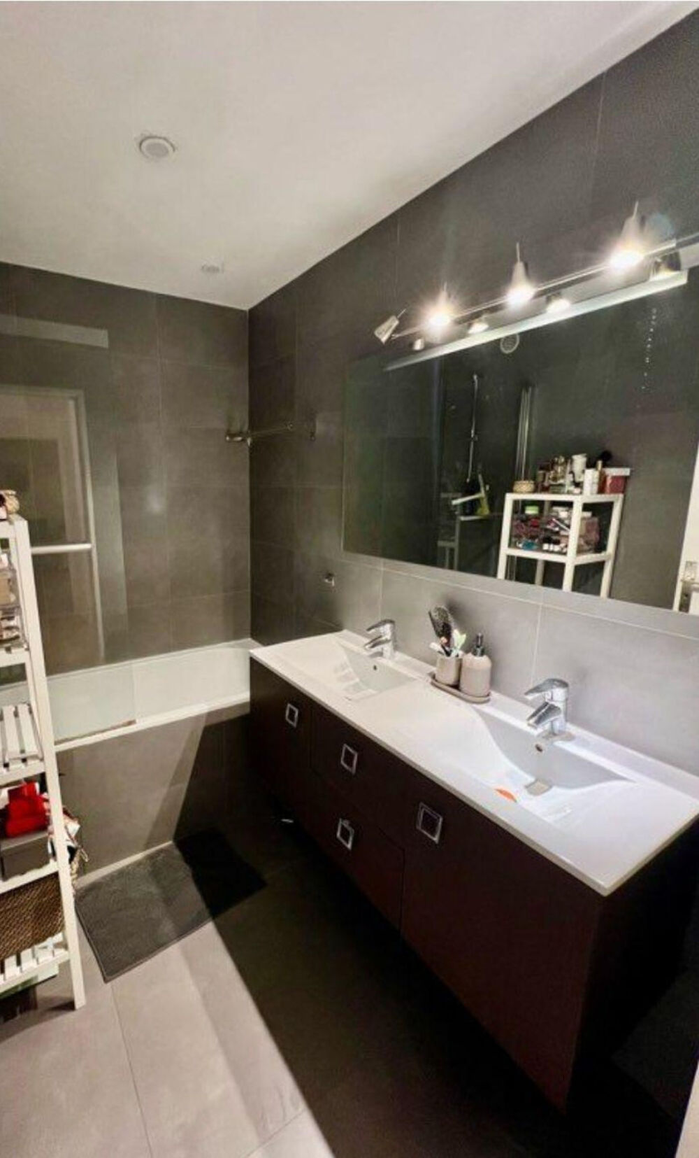 Location Appartement Super t3 rénové Paris 20