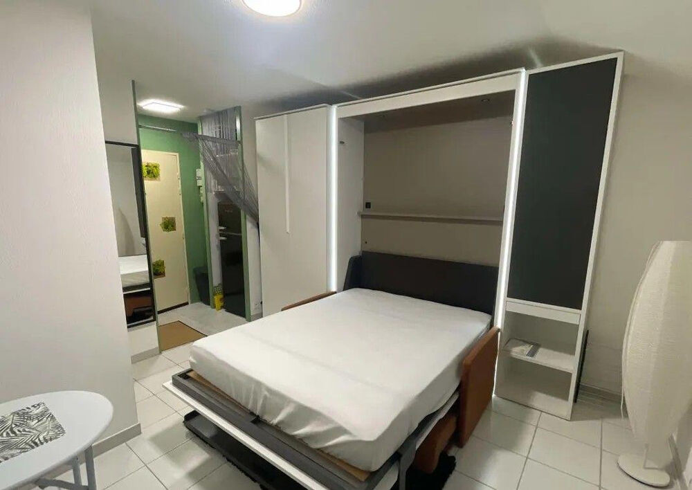 Location Appartement Beau studio 19m² meublé quartier République Nantes
