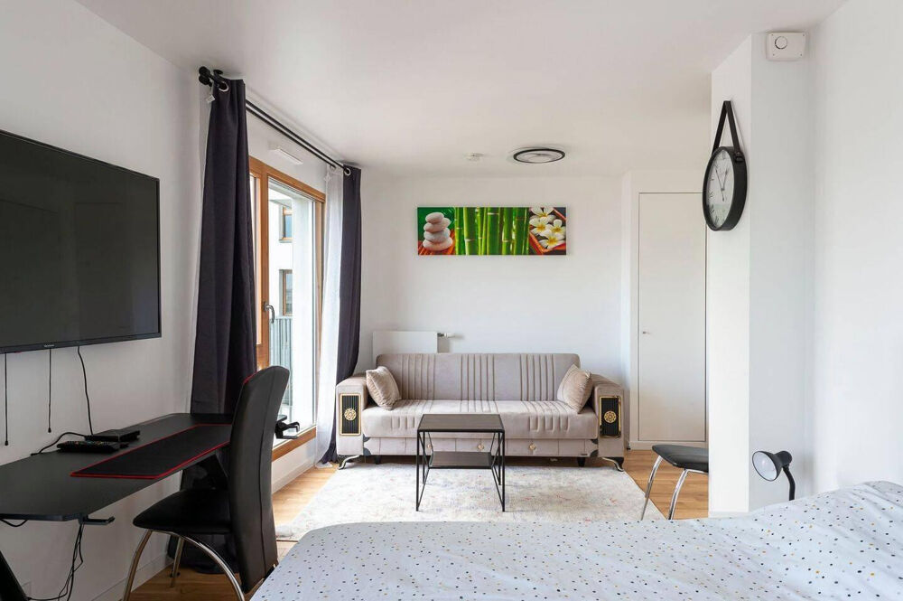 Location Appartement Studio meublé 30m² plein cœur de la Villette Paris 19