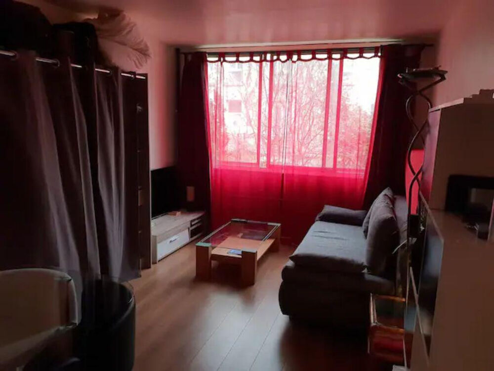 Location Appartement Studio calme Paris 20