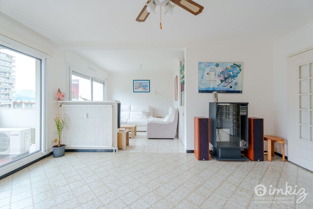 Dernier étage, vue dégagée, balcon 16m²