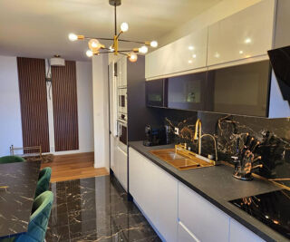  Appartement à louer 1 pièce 92 m²