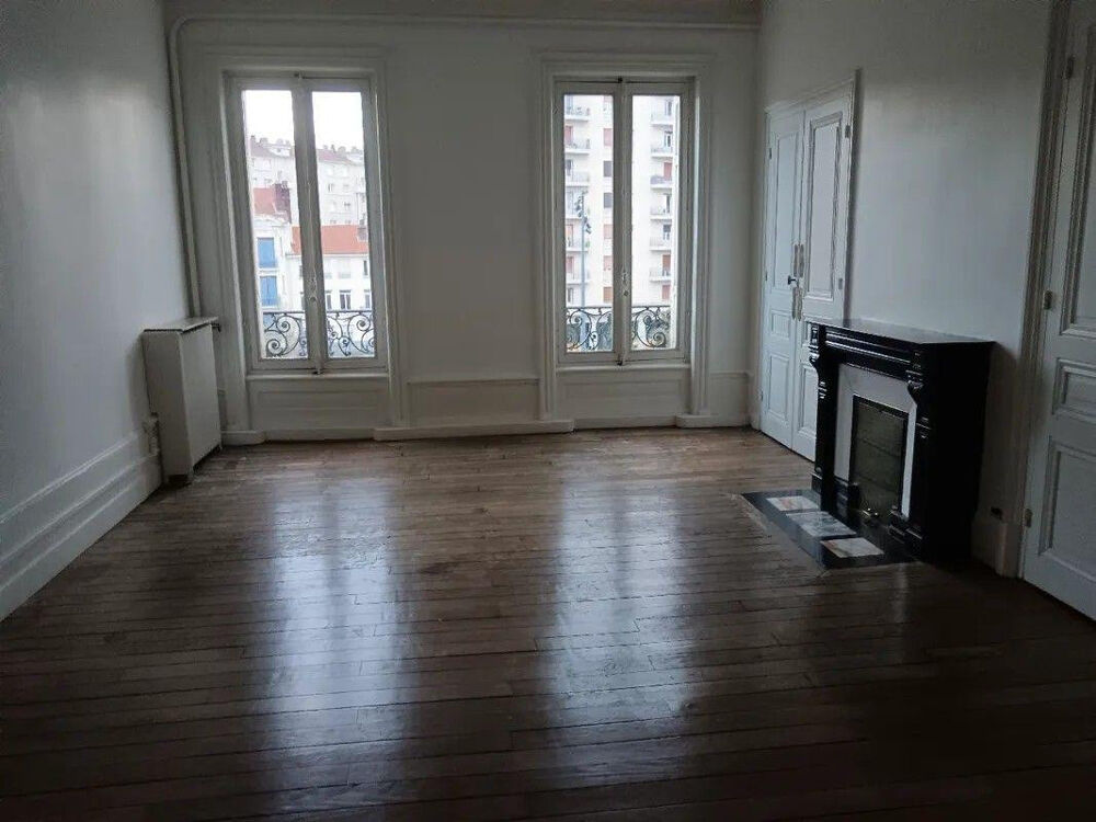Location Appartement Beau F3 115 m² situé à côté de la gare Châteaureux Saint-Étienne