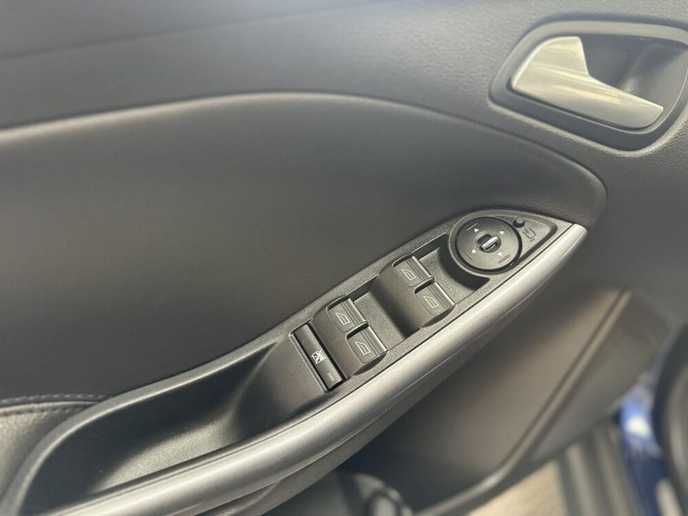 Focus 1.0 EcoBoost 100CV TITANIUM 2013 occasion 24000 P&eacute;rigueux