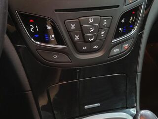 Insignia A Sports Tourer 2.0 CDTI 163 cv Cosmo Bo&icirc;te Auto 1&egrave;re Main 2014 occasion 78970 M&eacute;zi&egrave;res-sur-Seine