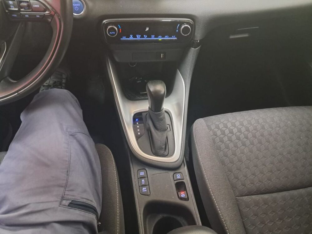 Yaris HYBRIDE 1.5 HYBRID 116H DYNAMIC BUSINESS BEYOND 2022 occasion 94500 Champigny-sur-Marne