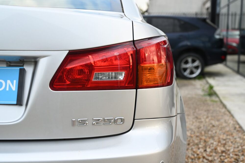 IS 2.5 V6 204ch BVA EXECUTIVE 2006 occasion 59136 Wavrin
