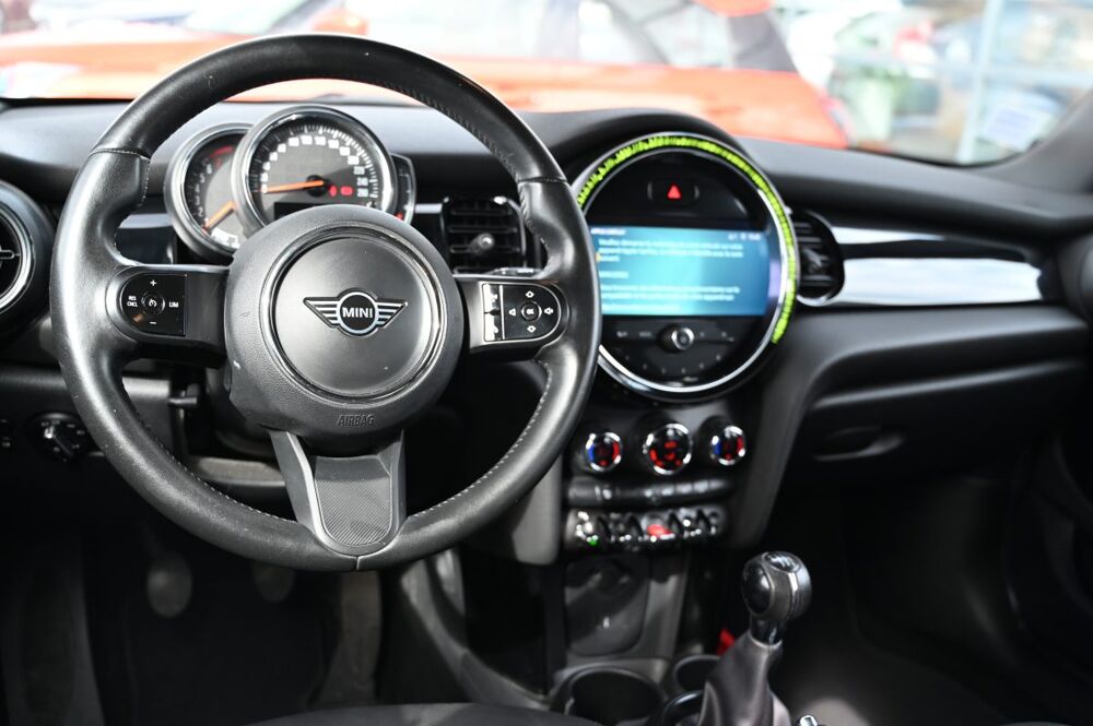Cooper (2) F56 1.5 102 CV BUSINESS DESIGN 5 PORTES 2022 occasion 59136 Wavrin