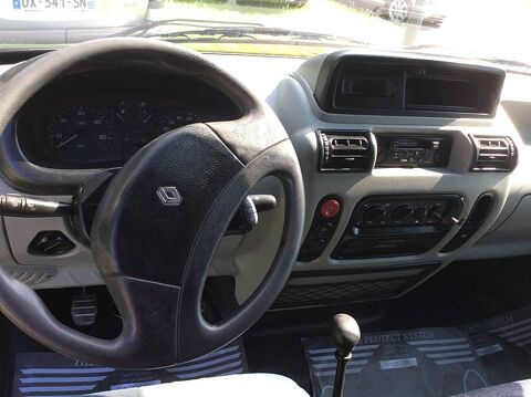 Master 2.5 dCi 115cv TVA RECUPERABLE 9158€ HORS TAXE 2001 occasion 52300 Vecqueville