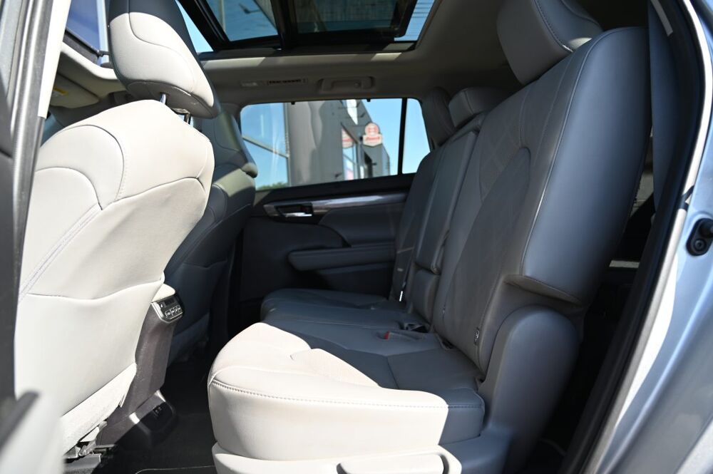 Highlander 2.5 Hybrid AWD 2487cm3 246cv 2021 occasion 59136 Wavrin