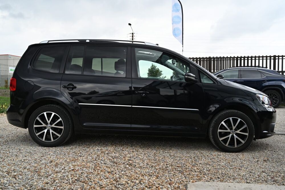 Touran 1.6 TDI 105CH BLUEMOTION CONFORTLINE TOIT PANO 2014 occasion 59136 Wavrin
