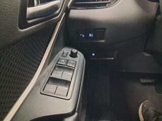 C-HR 1.8 HYBRIDE 122 DYNAMIC BUSINESS 2021 occasion 94500 Champigny-sur-Marne