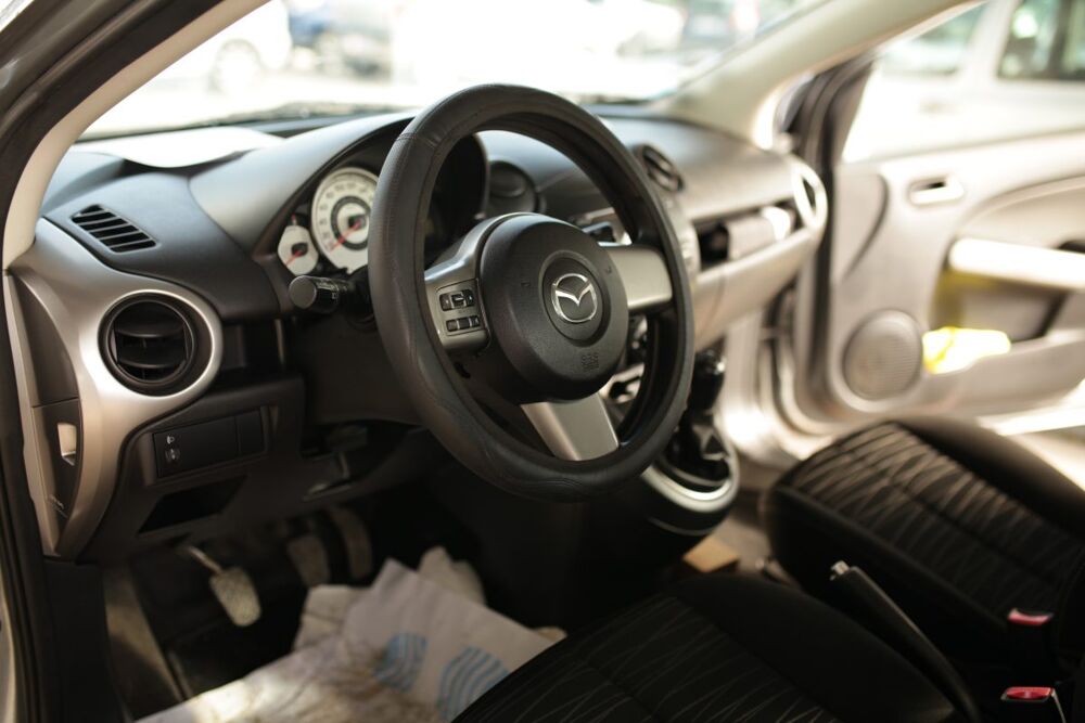 Mazda2 1.3i - 16V 2010 occasion 52300 Vecqueville
